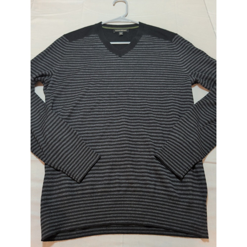 Banana Republic Mens M V-Neck Sweater Merino Wool Blend Striped Black Grey